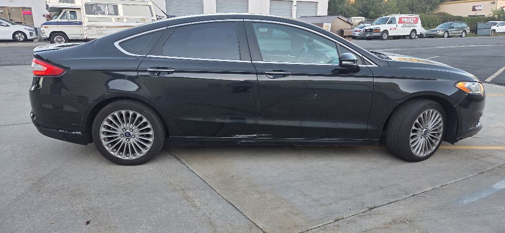 Photo 8 of this FORD FUSION