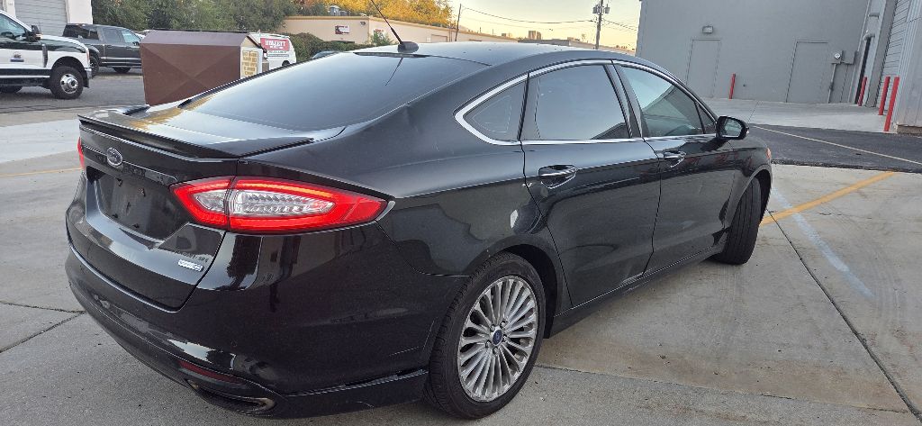 Photo 3 of this FORD FUSION