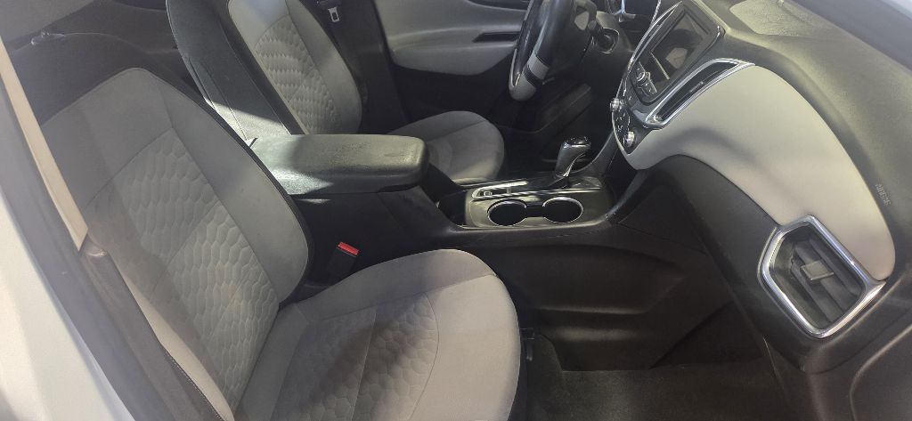 Photo 12 of this CHEVROLET EQUINOX
