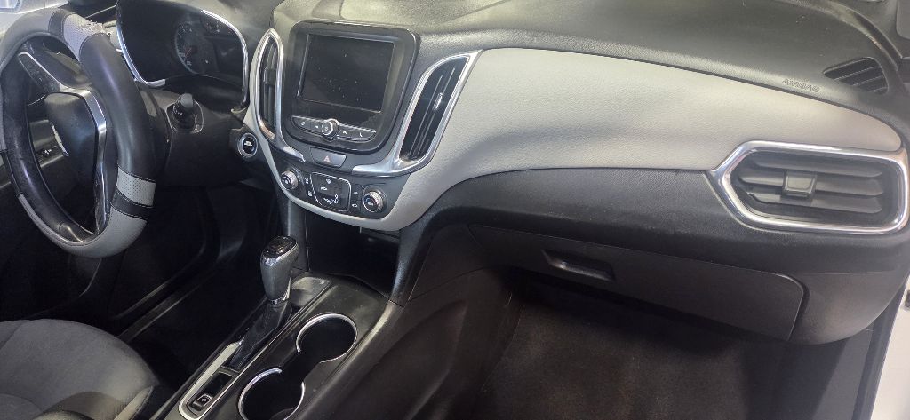 Photo 11 of this CHEVROLET EQUINOX