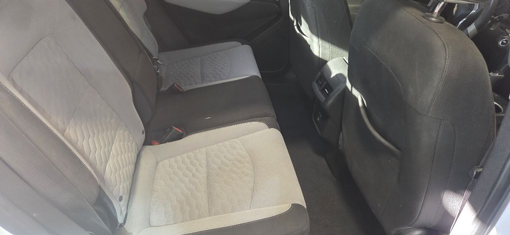 Photo 14 of this CHEVROLET EQUINOX