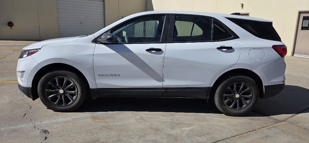 Photo 8 of this CHEVROLET EQUINOX