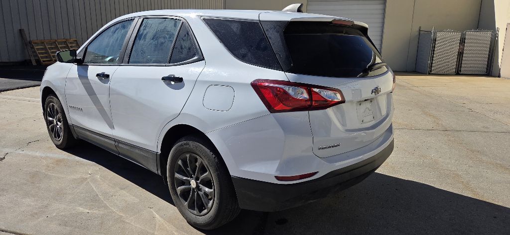 Photo 4 of this CHEVROLET EQUINOX