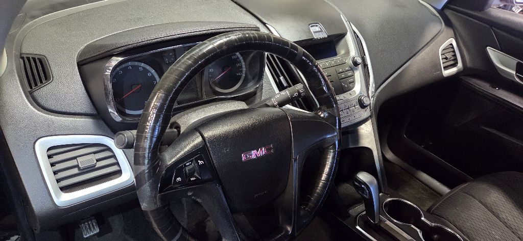 Photo 11 of this GMC TERRAIN