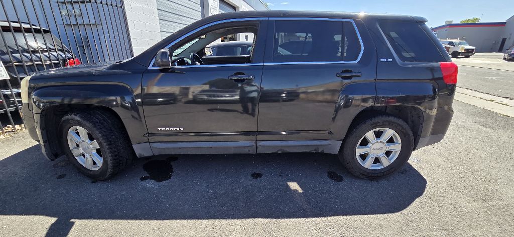 Photo 8 of this GMC TERRAIN