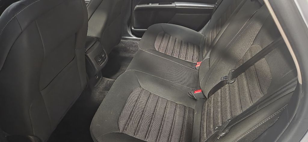 Photo 13 of this FORD FUSION