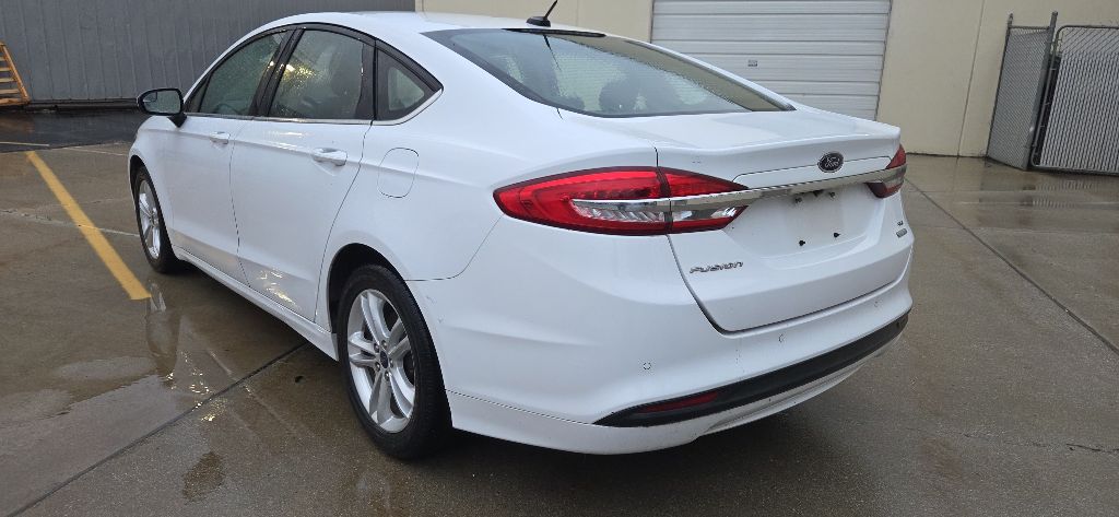 Photo 3 of this FORD FUSION