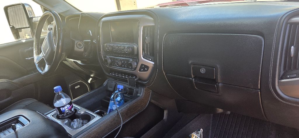 Photo 10 of this GMC SIERRA