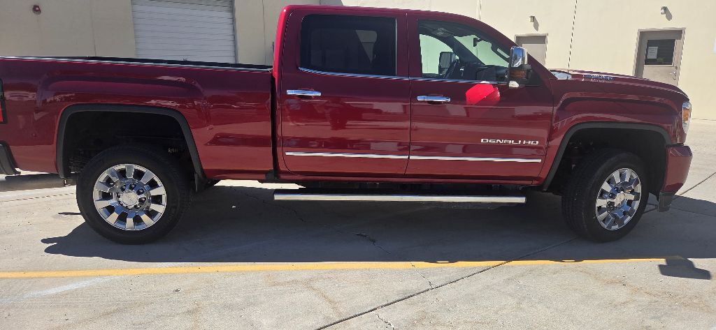 Photo 14 of this GMC SIERRA