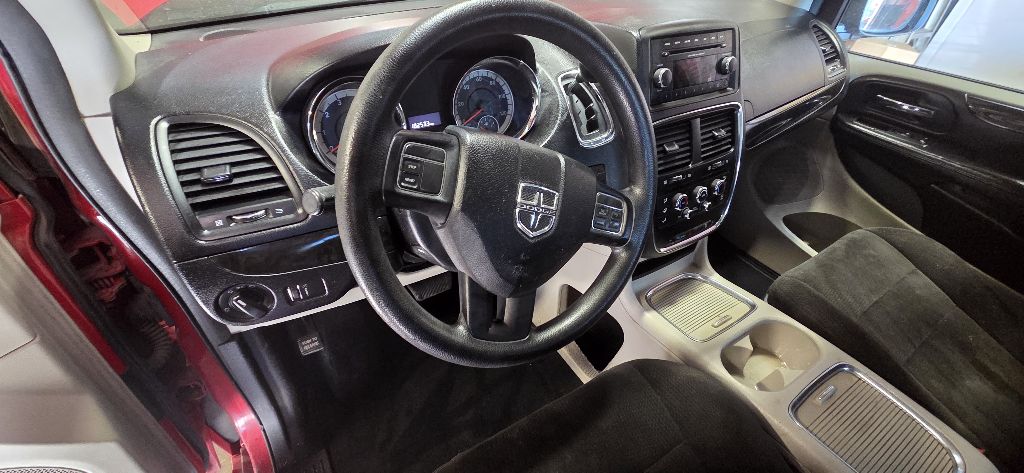 Photo 28 of this DODGE GRAND CARAVAN