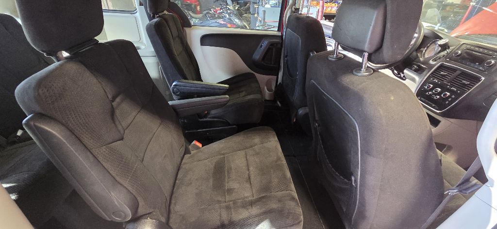 Photo 14 of this DODGE GRAND CARAVAN