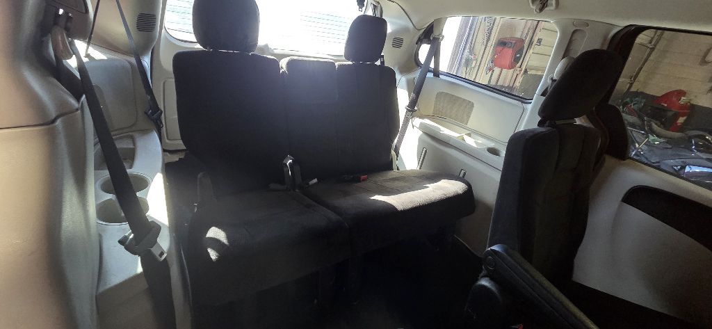 Photo 32 of this DODGE GRAND CARAVAN