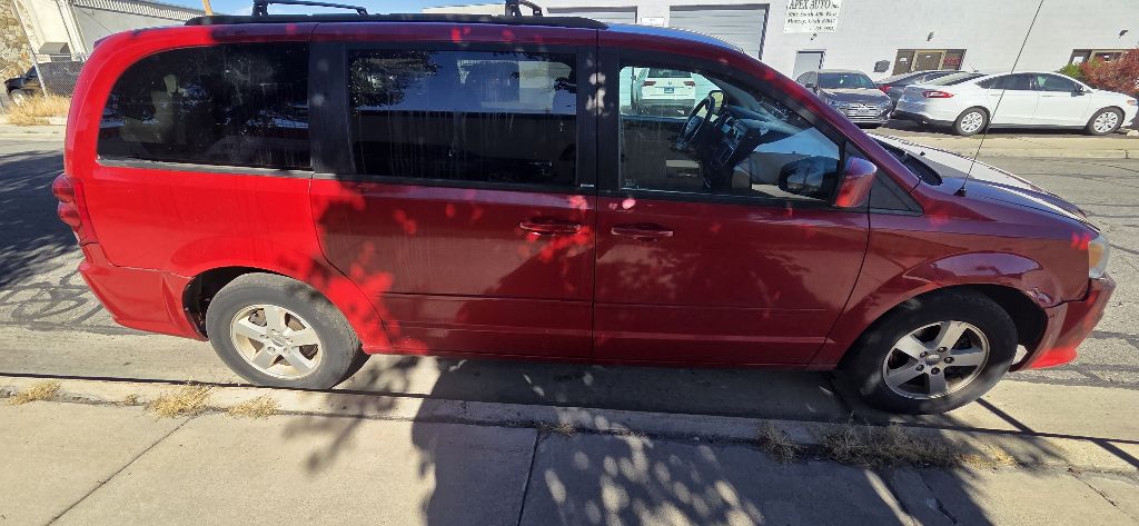Photo 8 of this DODGE GRAND CARAVAN
