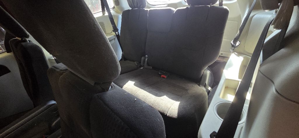 Photo 15 of this DODGE GRAND CARAVAN