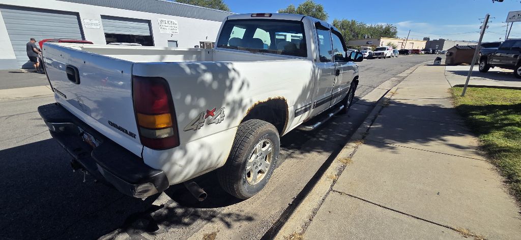 Photo 5 of this CHEVROLET SILVERADO