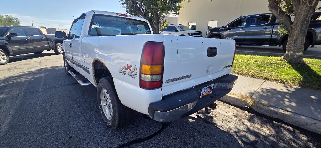 Photo 4 of this CHEVROLET SILVERADO