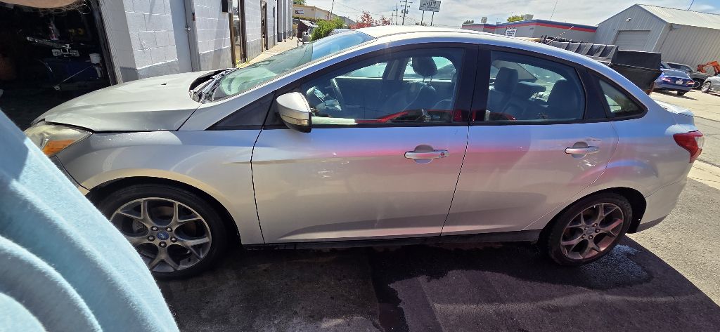 Photo 4 of this FORD FOCUS