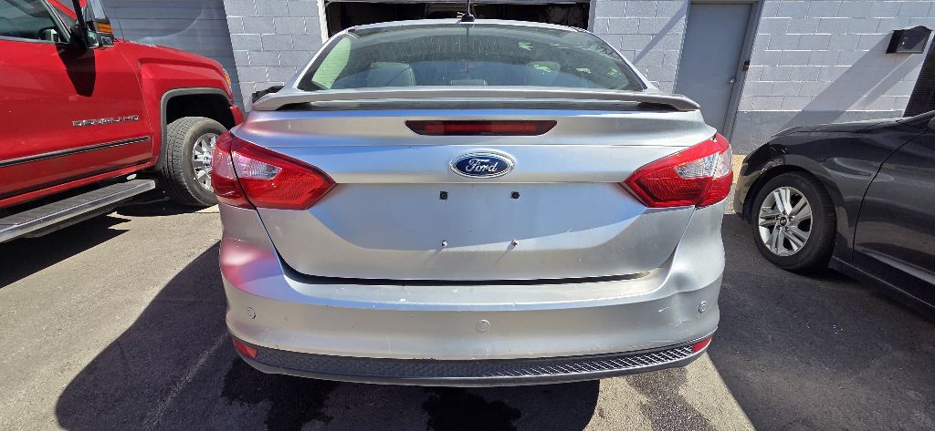 Photo 3 of this FORD FOCUS