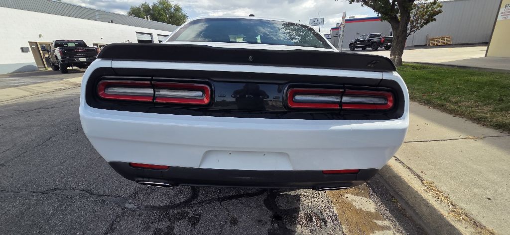 Photo 6 of this DODGE CHALLENGER