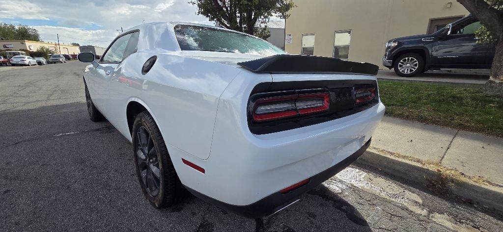 Photo 4 of this DODGE CHALLENGER