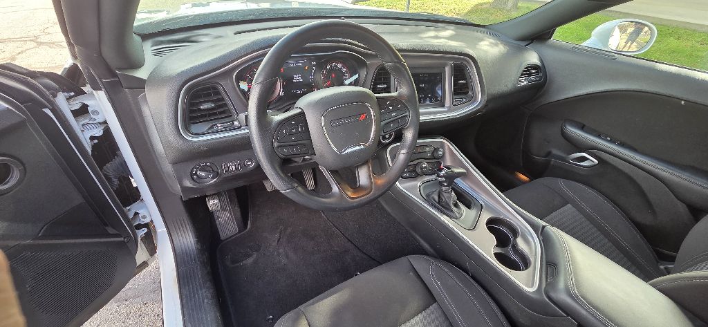Photo 10 of this DODGE CHALLENGER