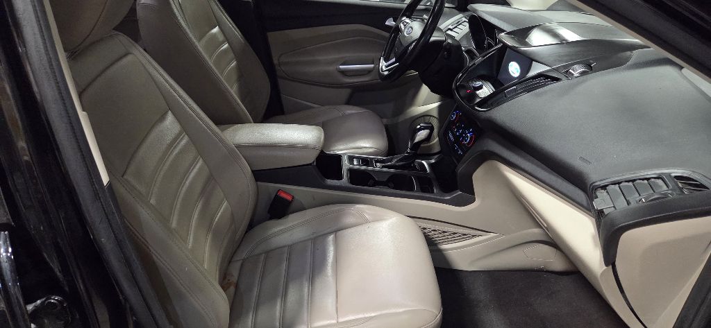 Photo 12 of this FORD ESCAPE