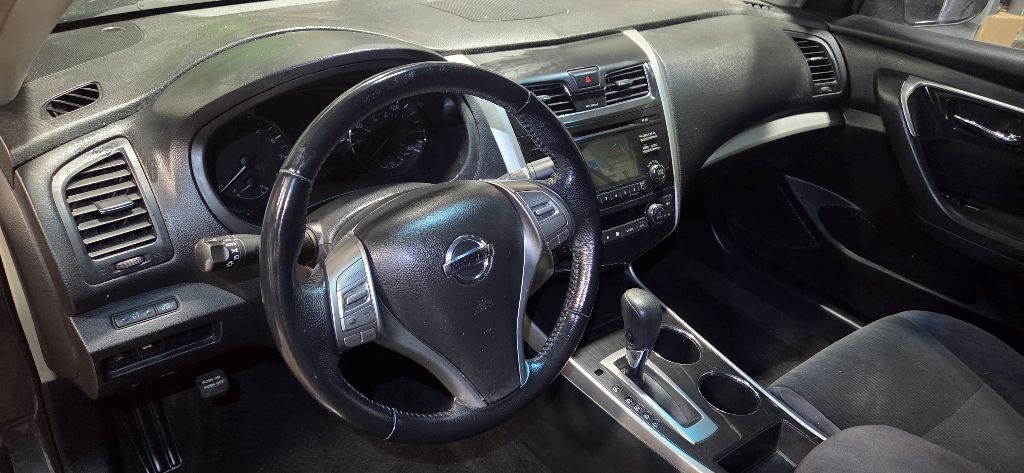 Photo 11 of this NISSAN ALTIMA