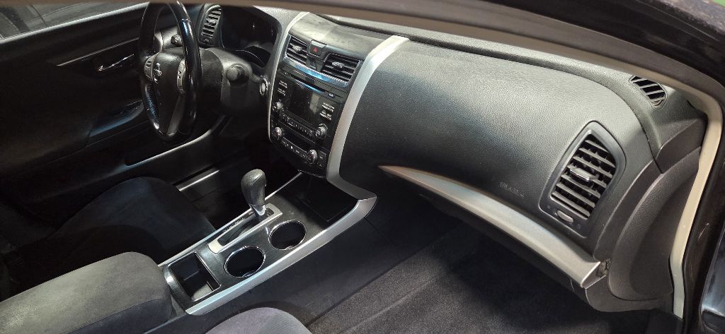 Photo 9 of this NISSAN ALTIMA
