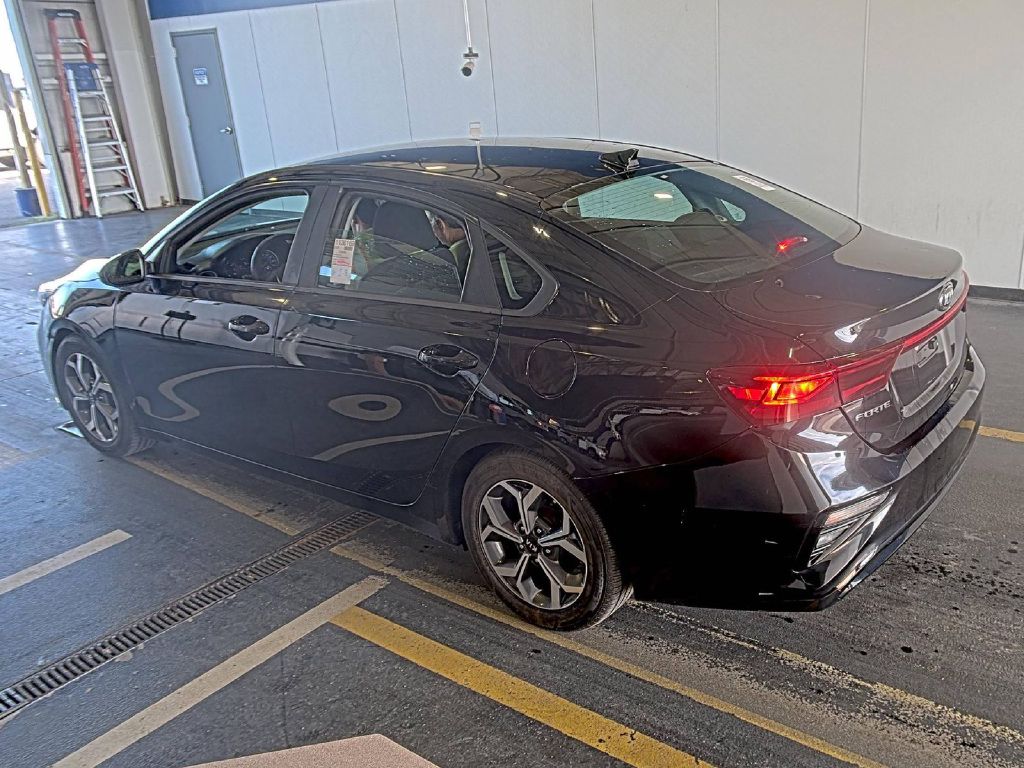 Photo 2 of this KIA FORTE
