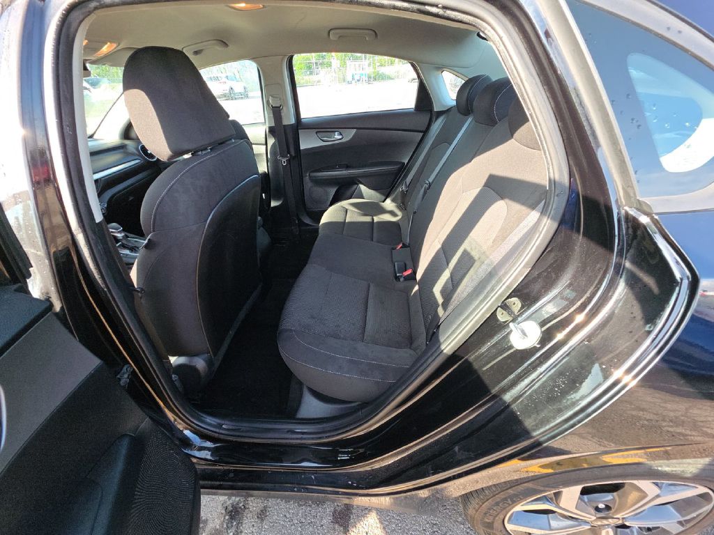 Photo 8 of this KIA FORTE