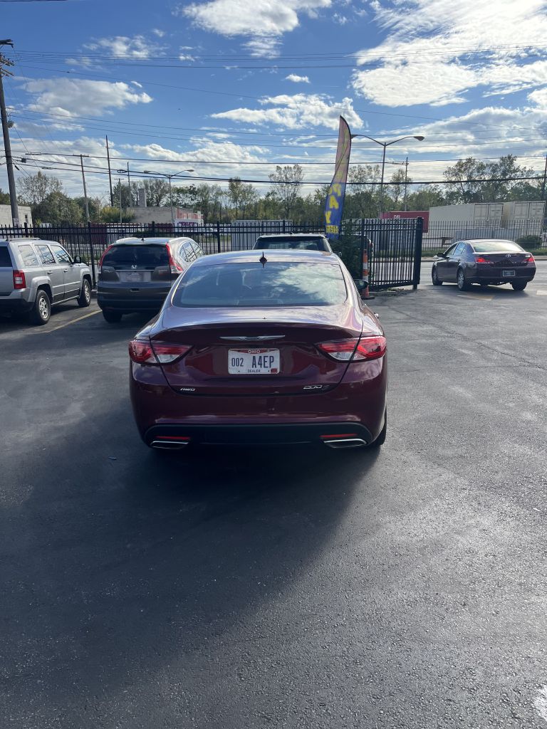 Photo 3 of this CHRYSLER 200