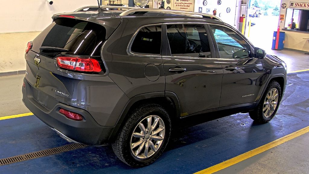 Photo 4 of this JEEP CHEROKEE