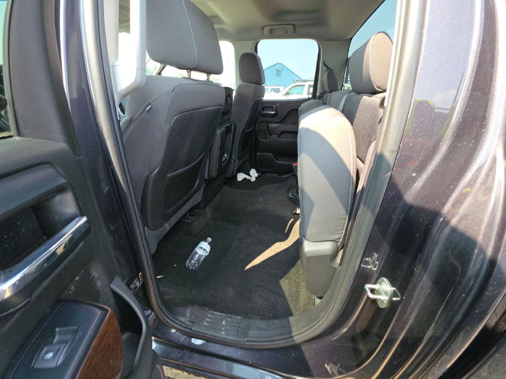 Photo 7 of this GMC SIERRA