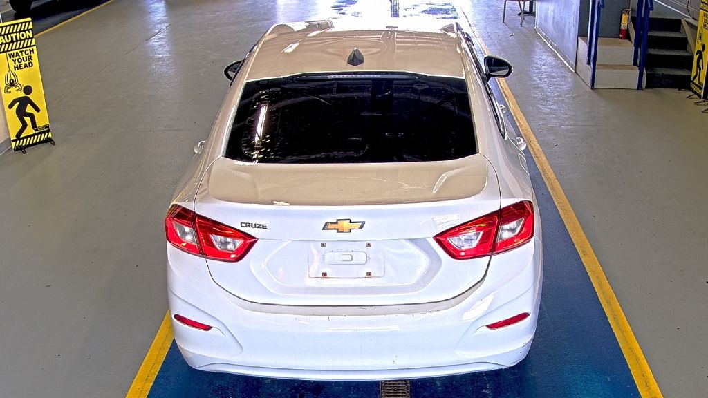 Photo 4 of this CHEVROLET CRUZE