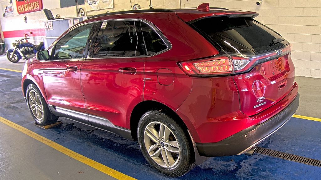 Photo 6 of this FORD EDGE