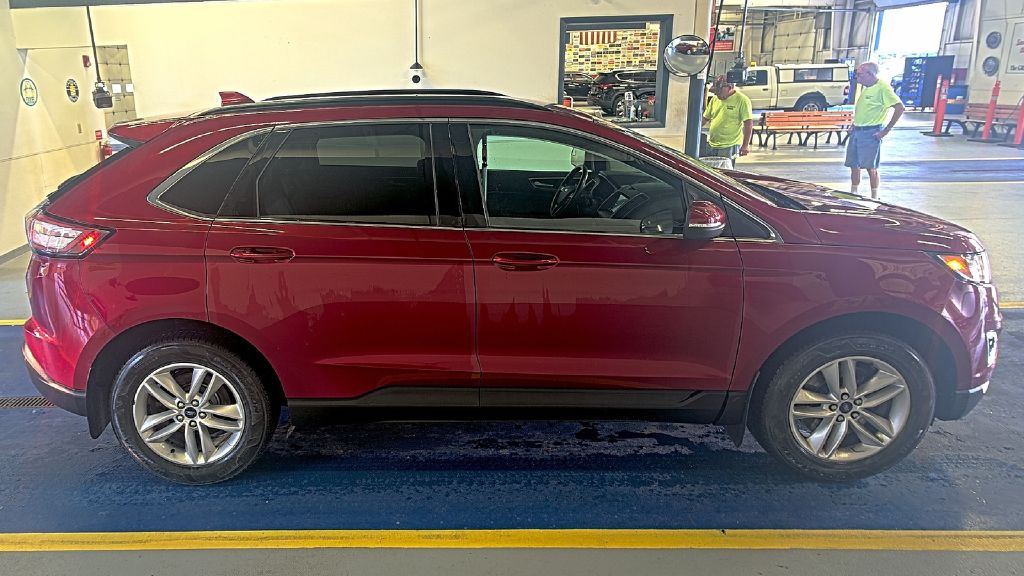 Photo 9 of this FORD EDGE