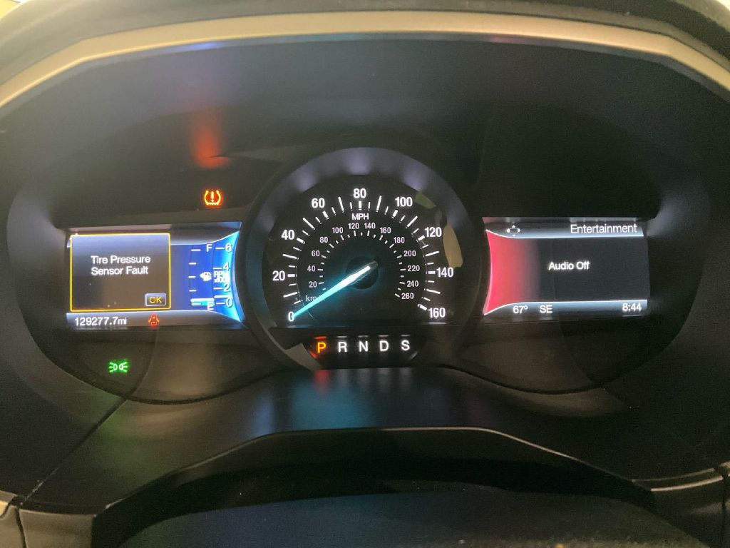 Photo 10 of this FORD EDGE
