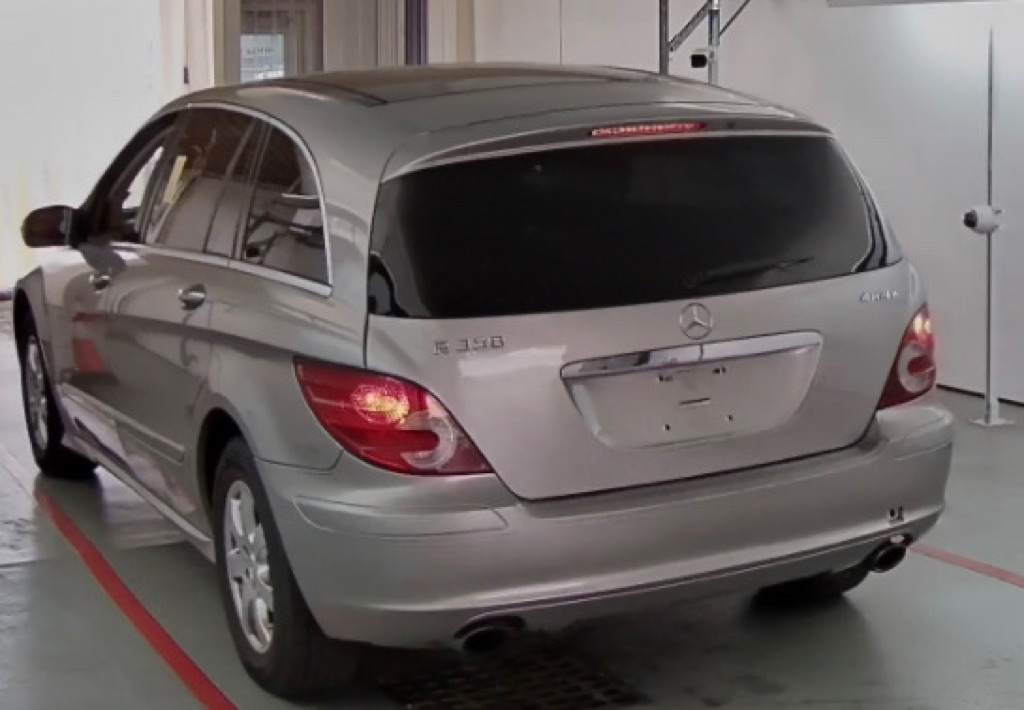 Photo 3 of this MERCEDES-BENZ R-CLASS