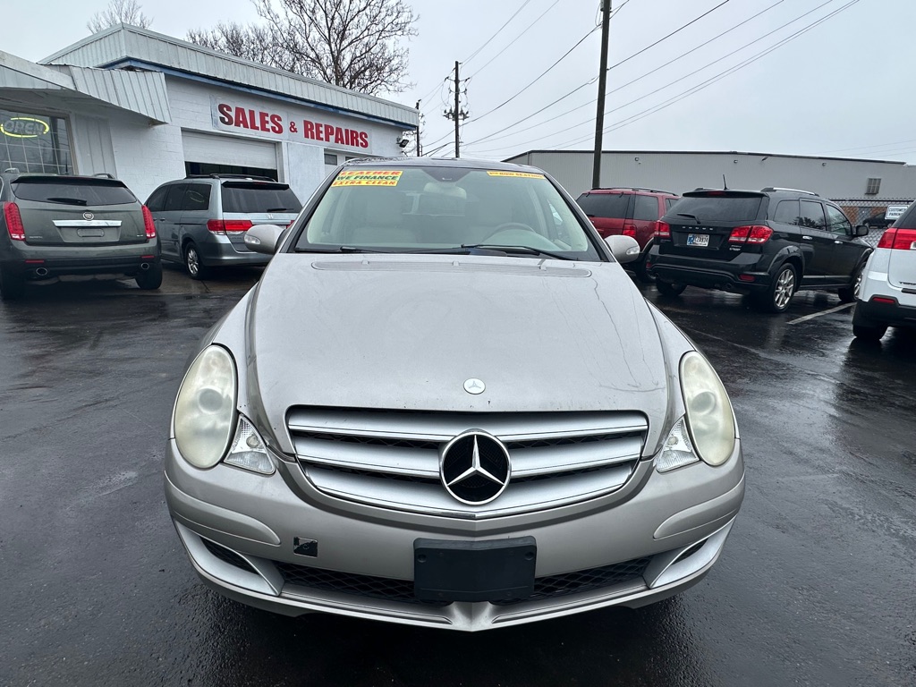 Photo 11 of this MERCEDES-BENZ R-CLASS