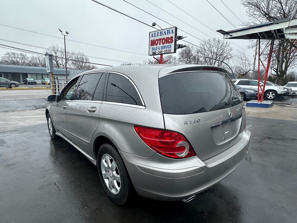 Photo 9 of this MERCEDES-BENZ R-CLASS