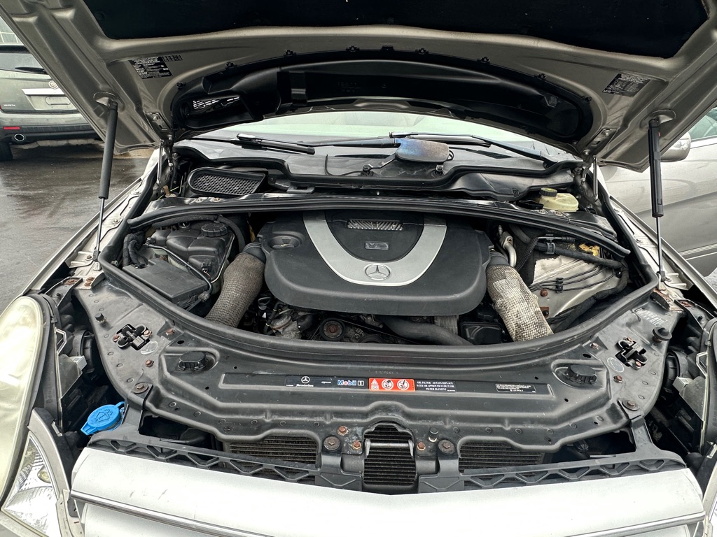 Photo 22 of this MERCEDES-BENZ R-CLASS