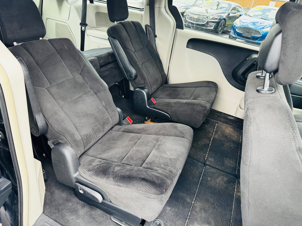 Photo 13 of this DODGE GRAND CARAVAN