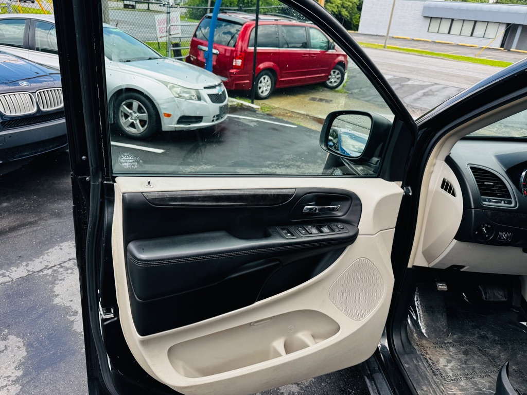 Photo 9 of this DODGE GRAND CARAVAN