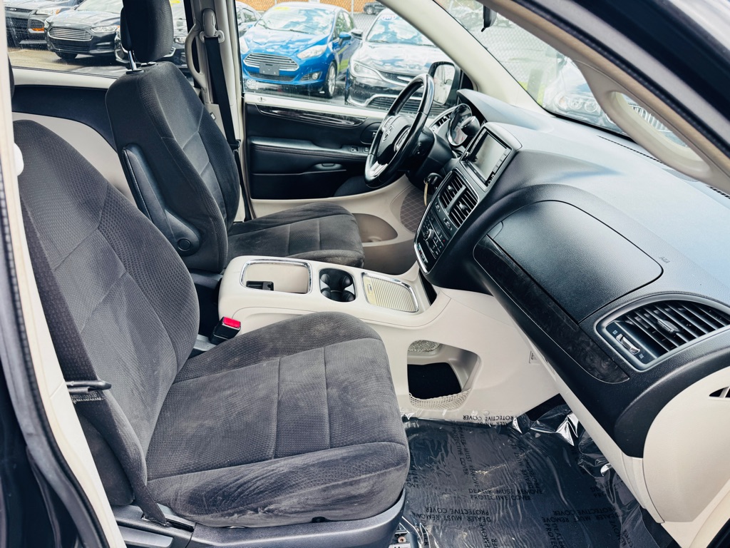 Photo 14 of this DODGE GRAND CARAVAN