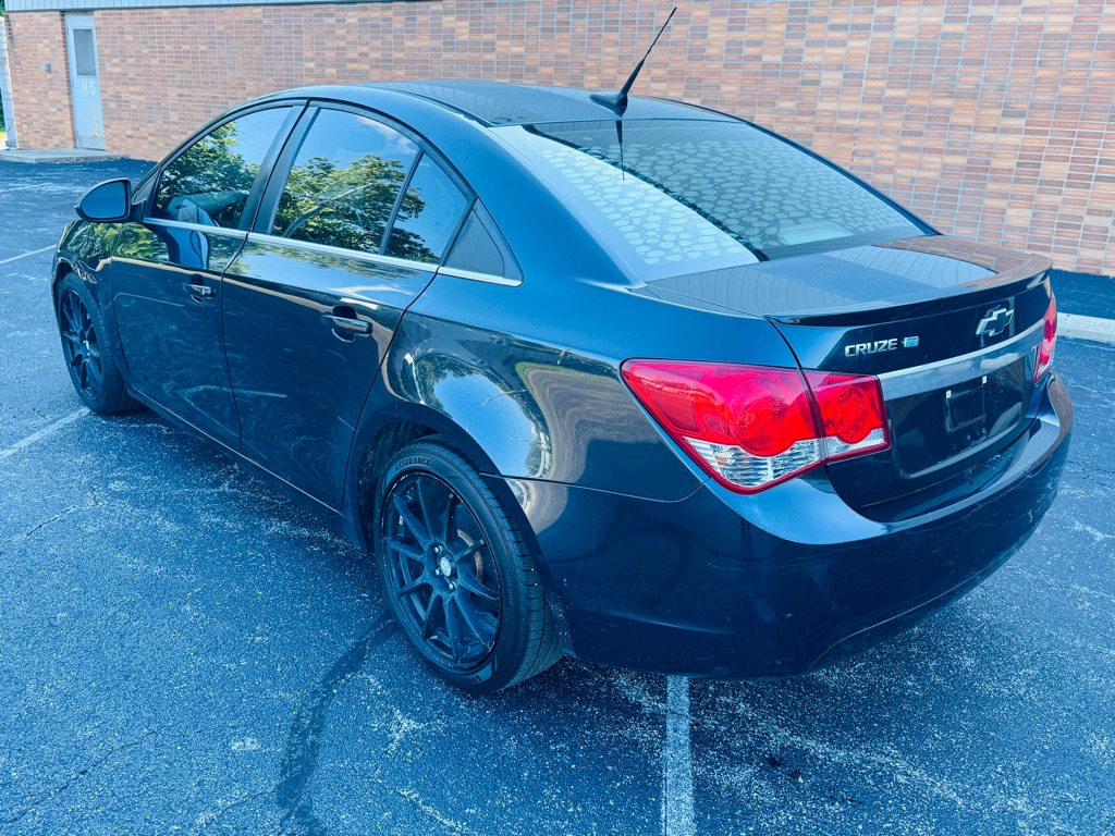 Photo 17 of this CHEVROLET CRUZE