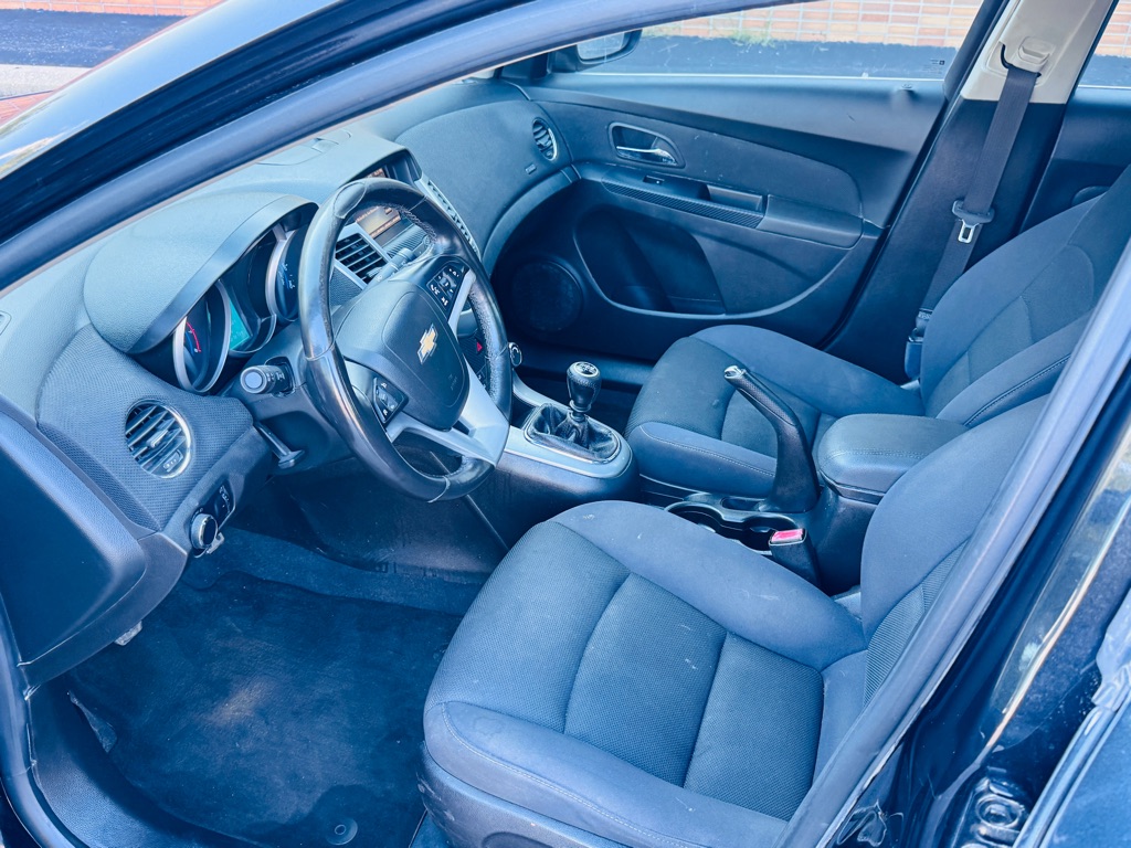 Photo 24 of this CHEVROLET CRUZE