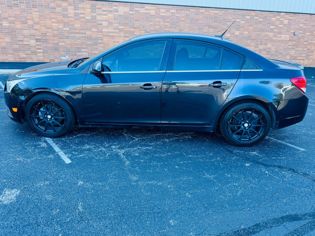 Photo 16 of this CHEVROLET CRUZE