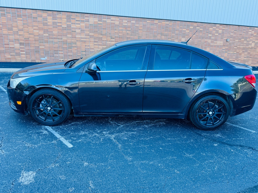 Photo 15 of this CHEVROLET CRUZE