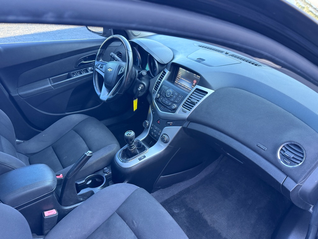 Photo 27 of this CHEVROLET CRUZE