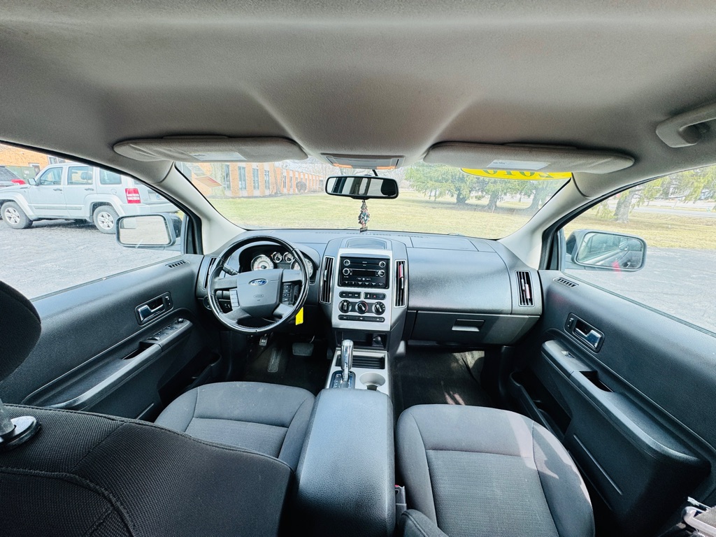 Photo 13 of this FORD EDGE